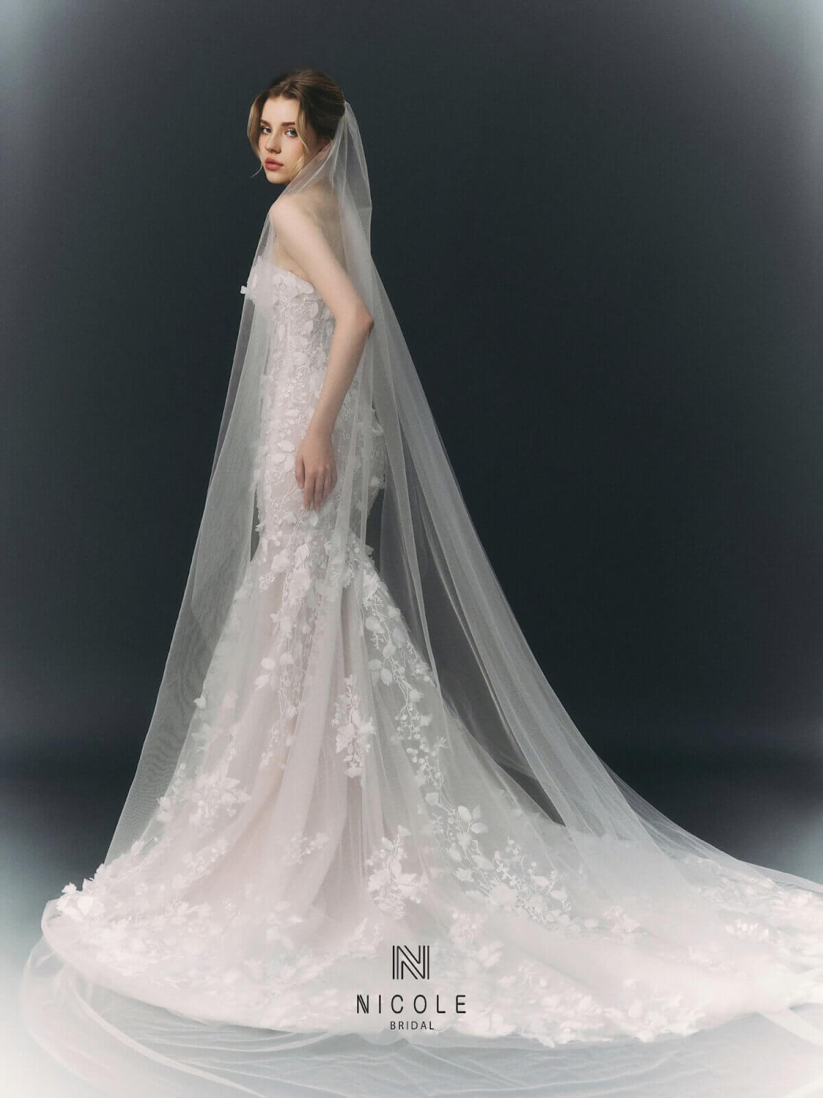 Nicole Bridal - Váy cưới đuôi cá hình 21