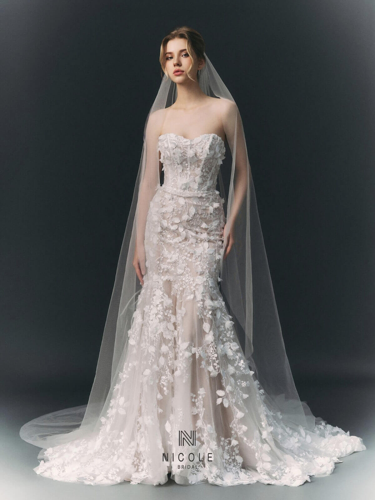 Nicole Bridal - Váy cưới đuôi cá hình 24