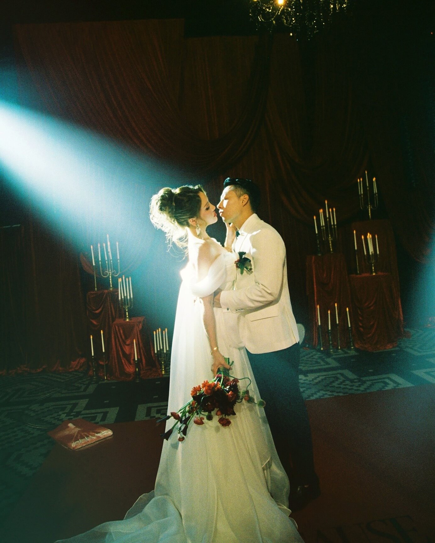 Nicole Bridal - Bride Lili Mac photo 14