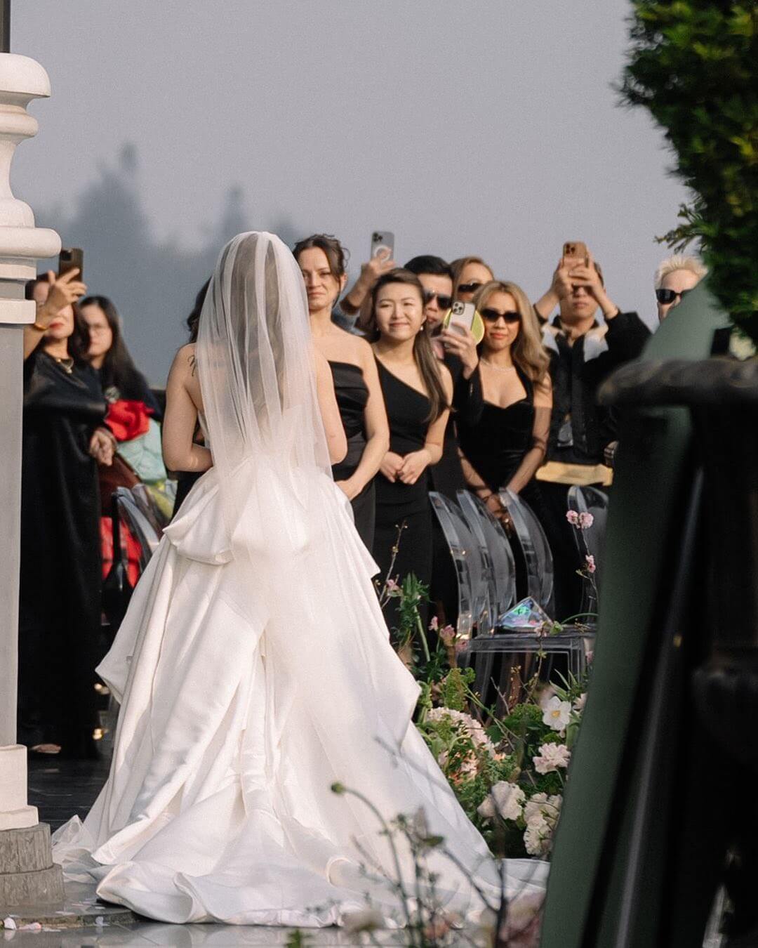 Nicole Bridal - Bride Lili Mac photo 4