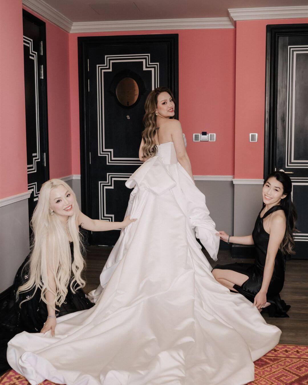 Nicole Bridal - Bride Lili Mac photo 9