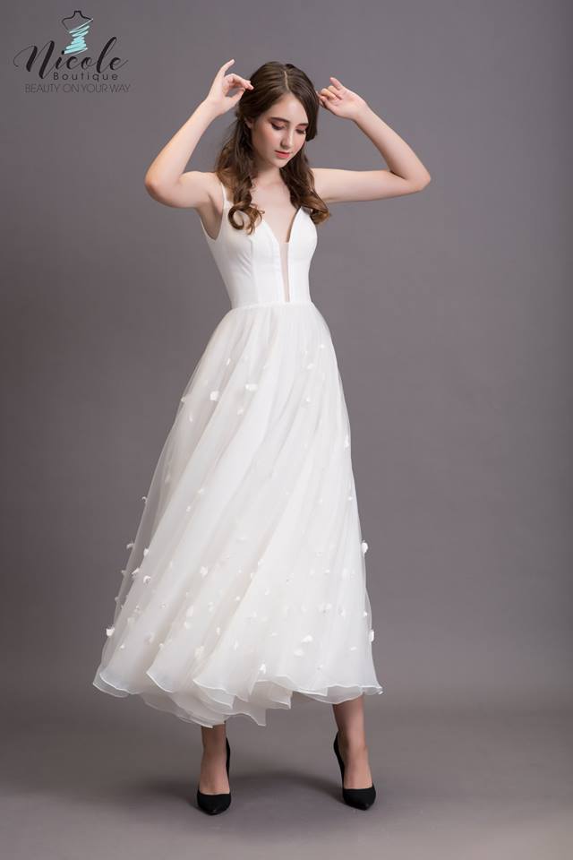 váy phù dâu màu trắng