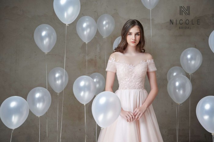 váy cưới đơn giản