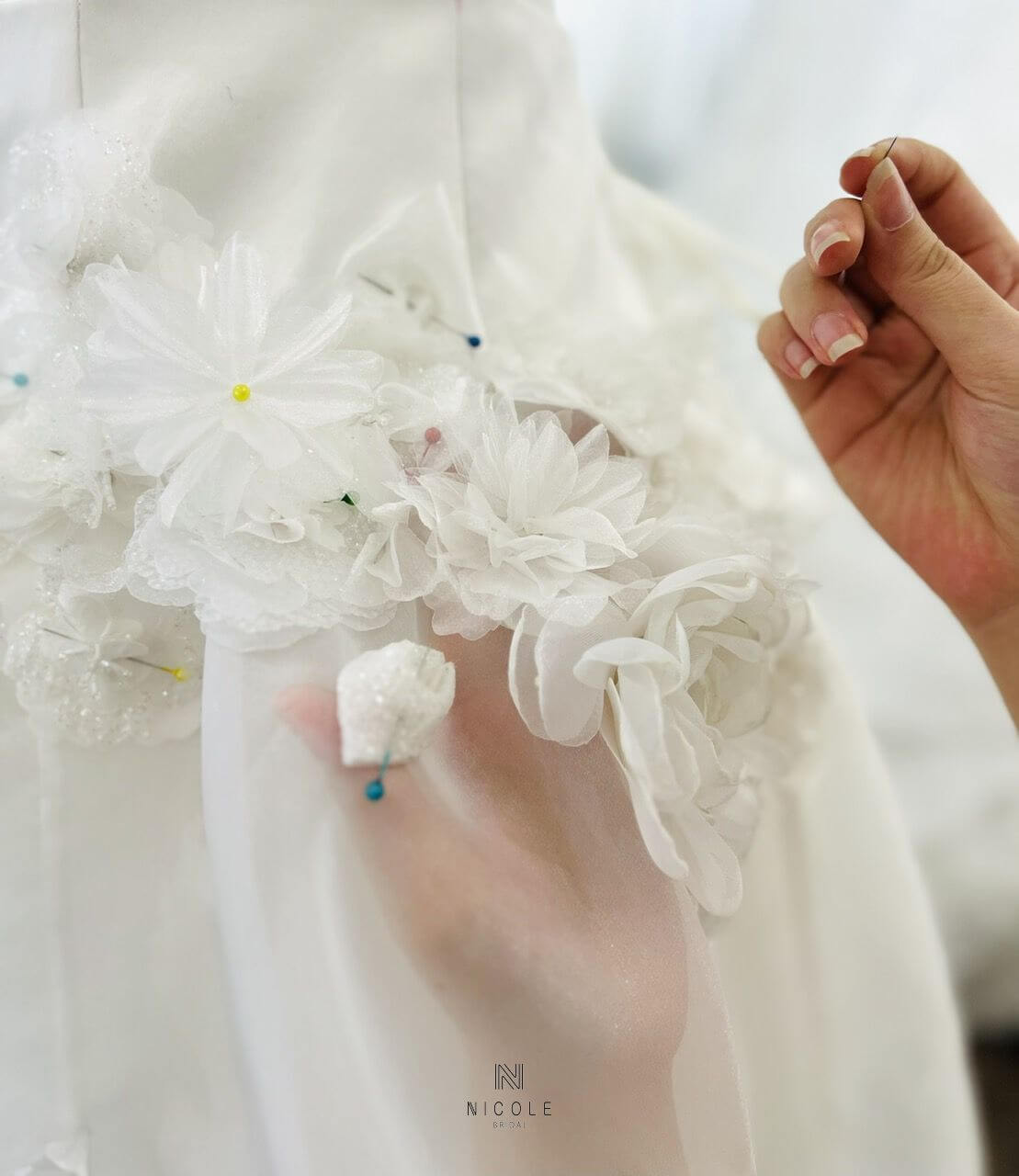 thiết kế váy cưới may đo riêng hình 2