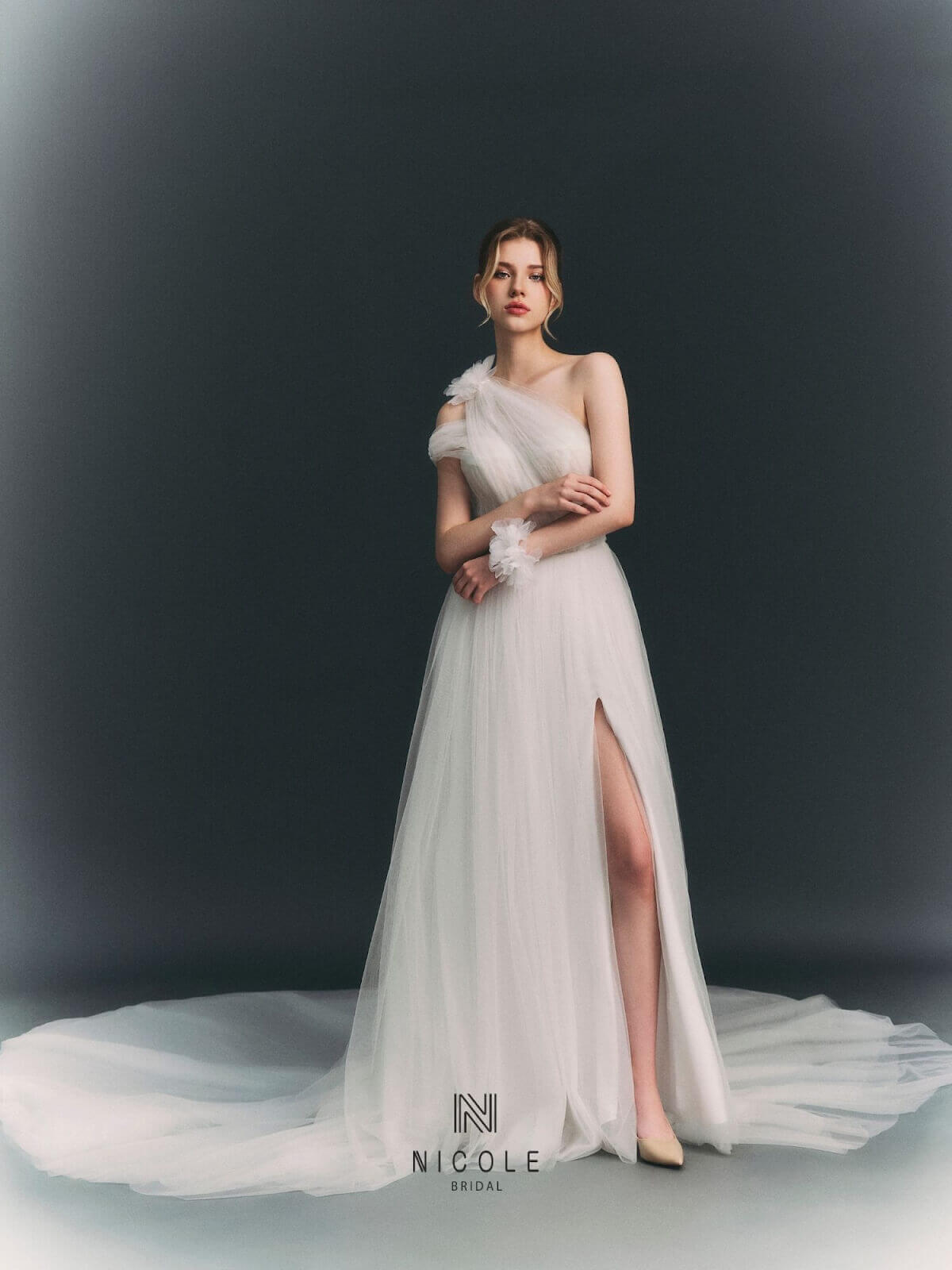 Nicole Bridal - Váy cưới đơn giản hình 5