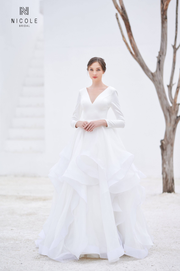 vay-cuoi-cho-co-dau-co-bap-tay-to