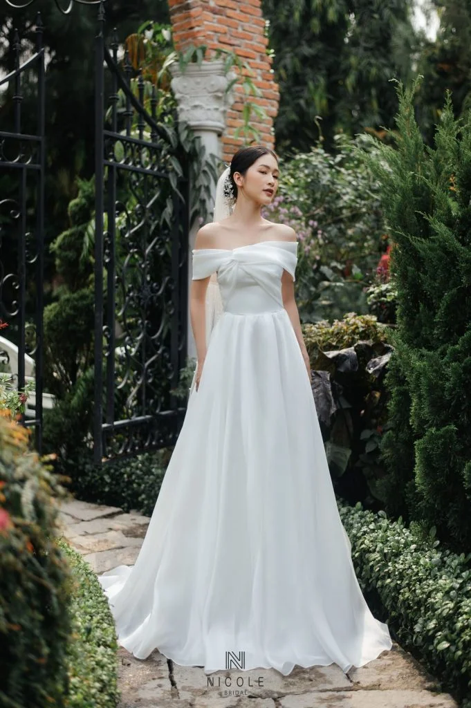 basic simple wedding dress