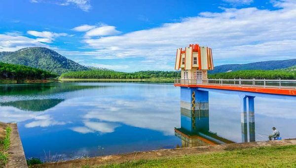 ảnh cưới đẹp hồ tuyền lâm