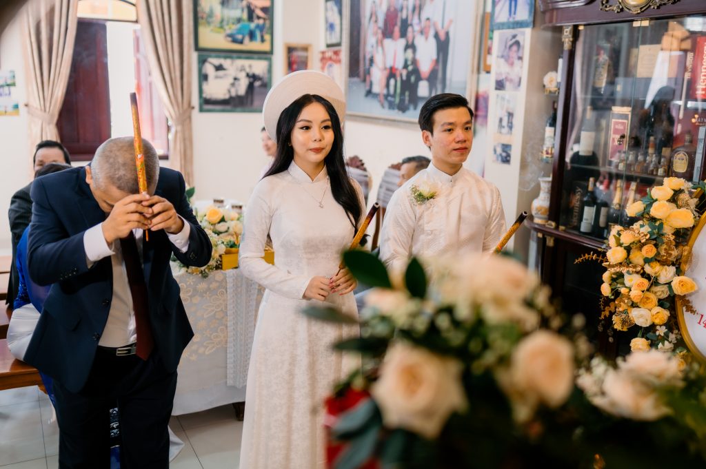 ao-dai-cuoi-mau-trang