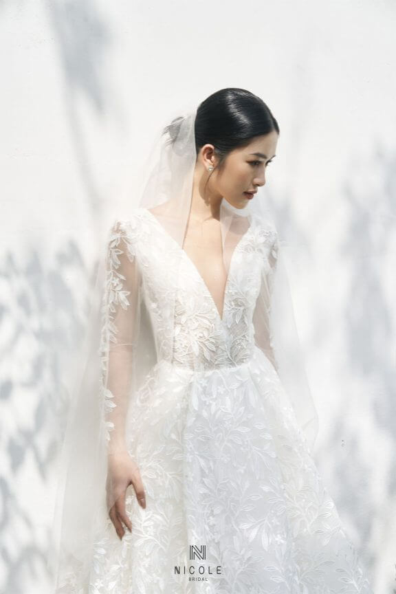 Áo Cưới Tay Dài Cổ V