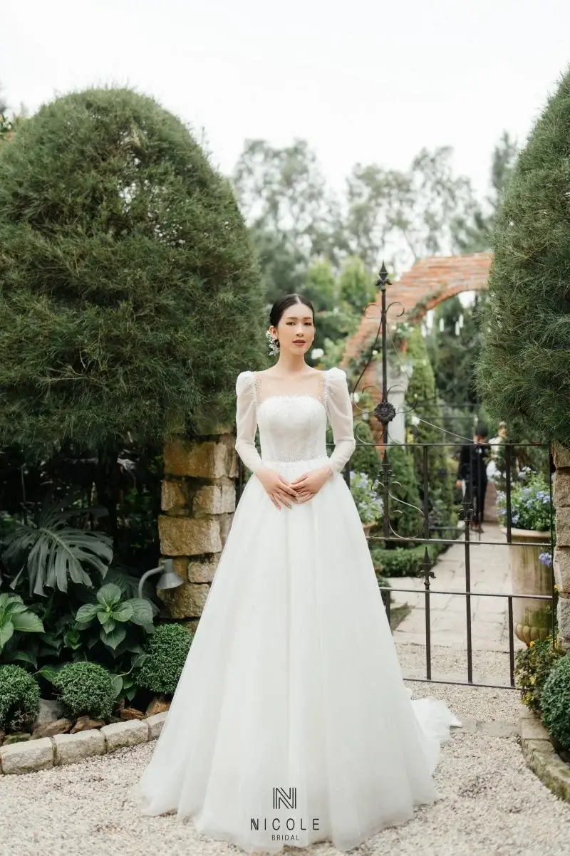 Váy cưới tay phồng - Hình 4