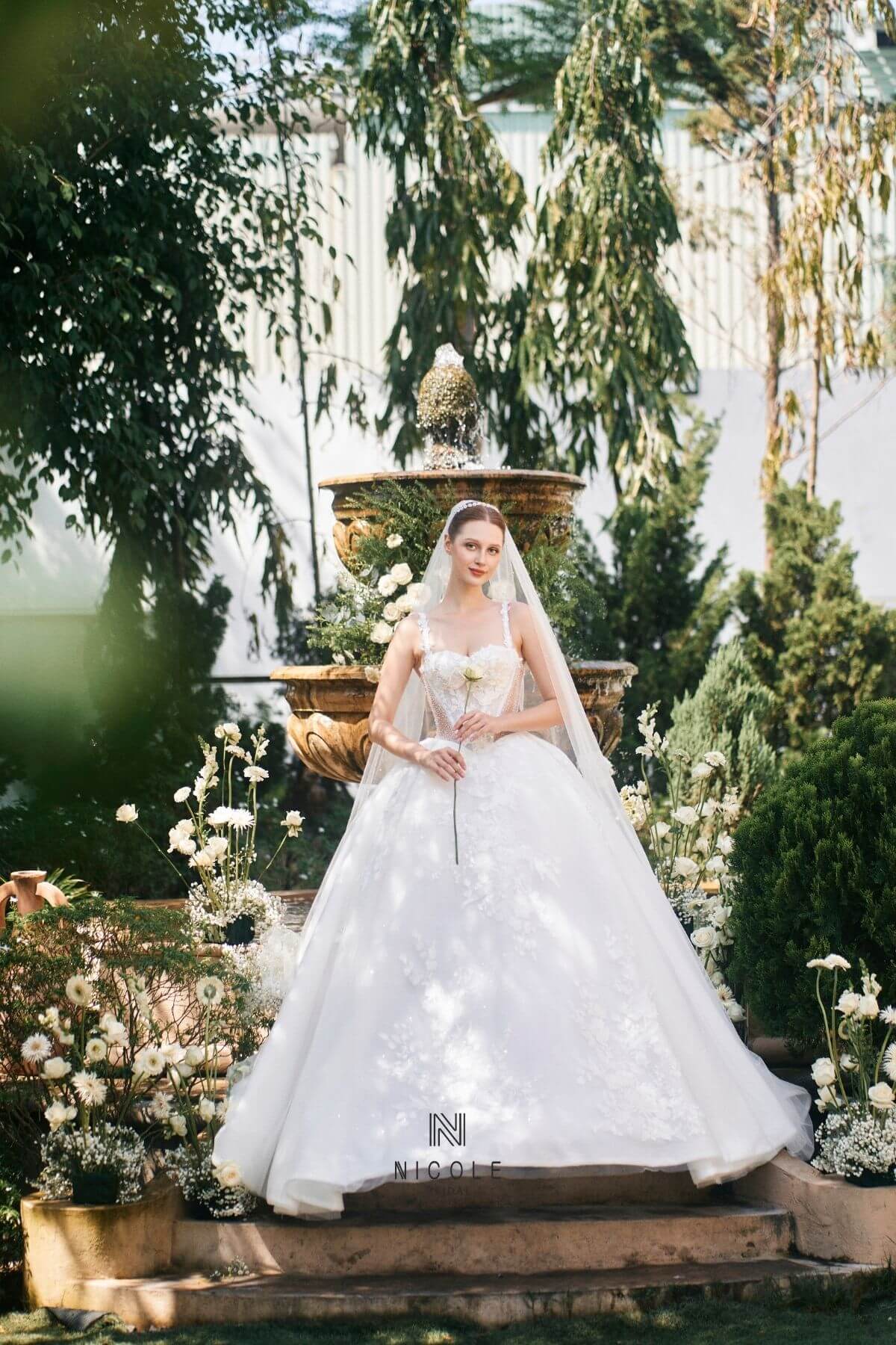 Xu hướng váy cưới - Hình 10