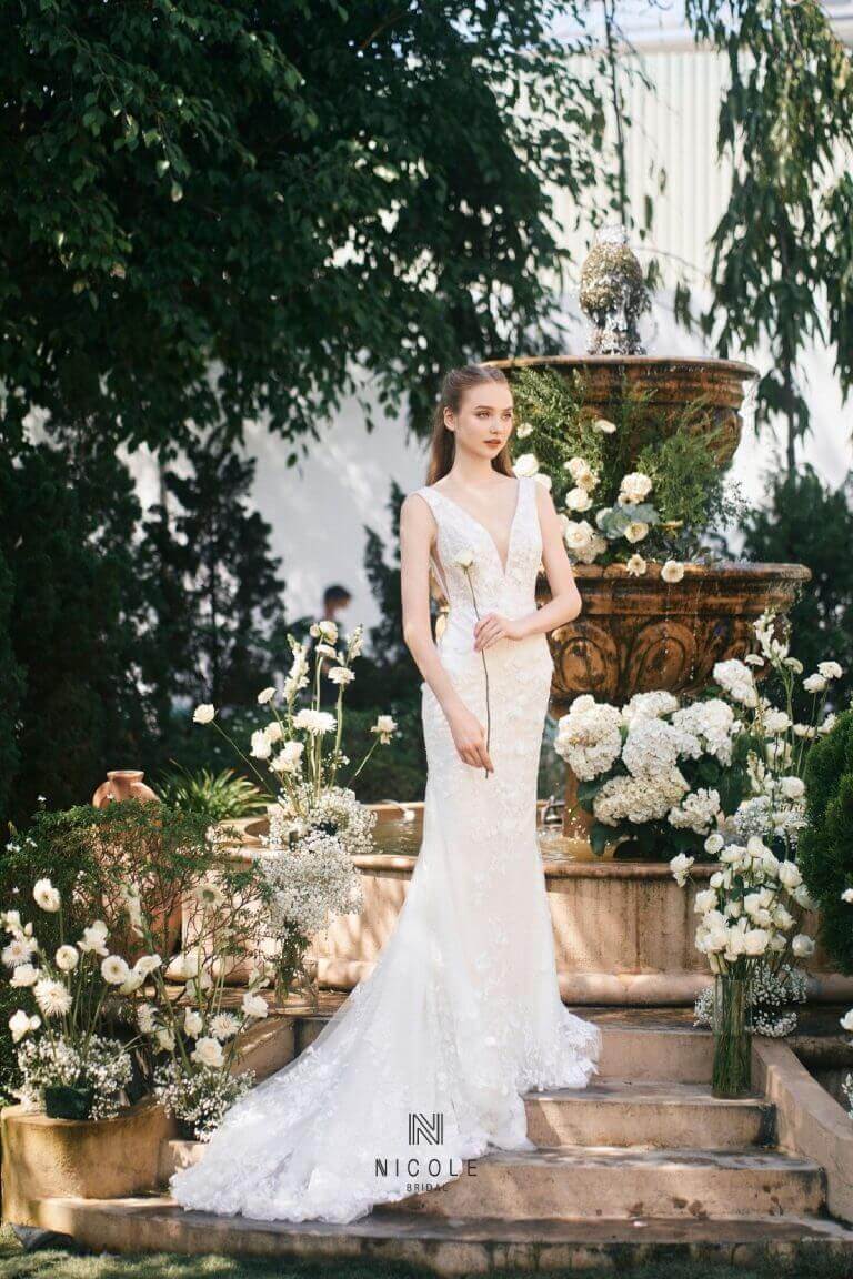 Nicole Bridal - Váy cưới chữ V hình 1