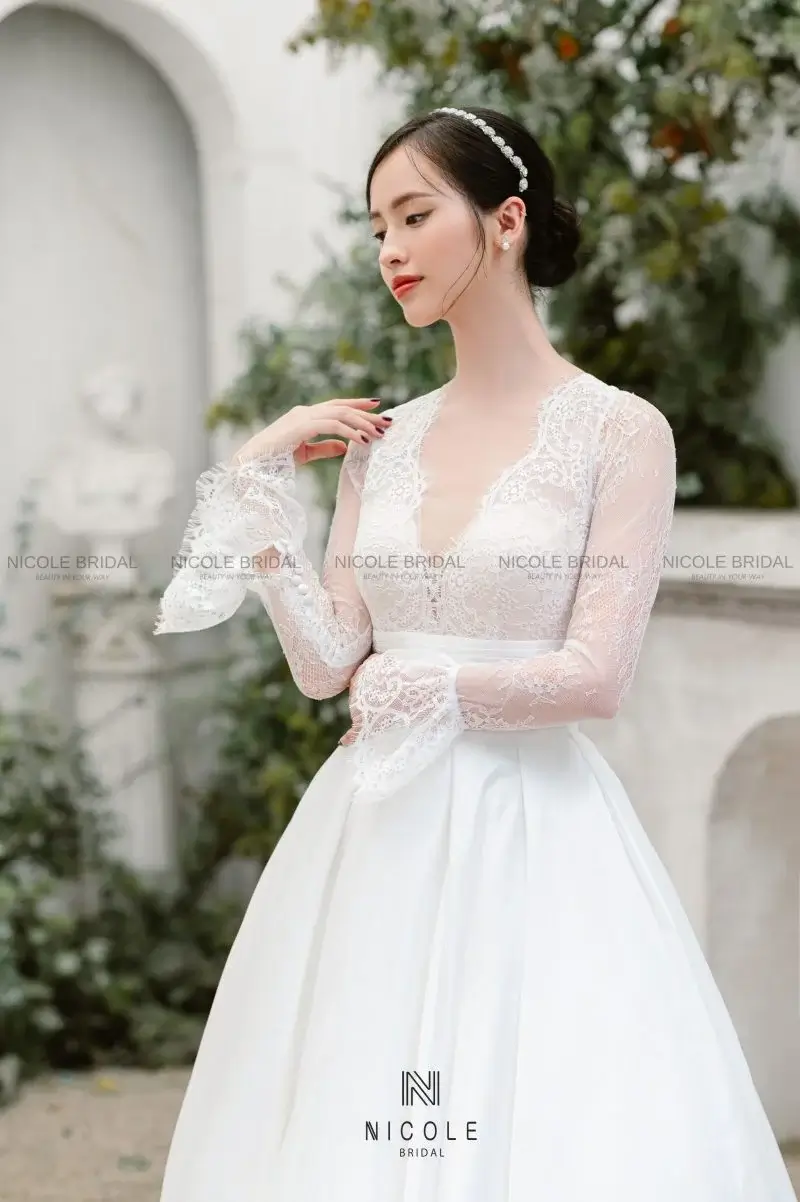 Nicole Bridal - Váy cưới chữ V hình 3
