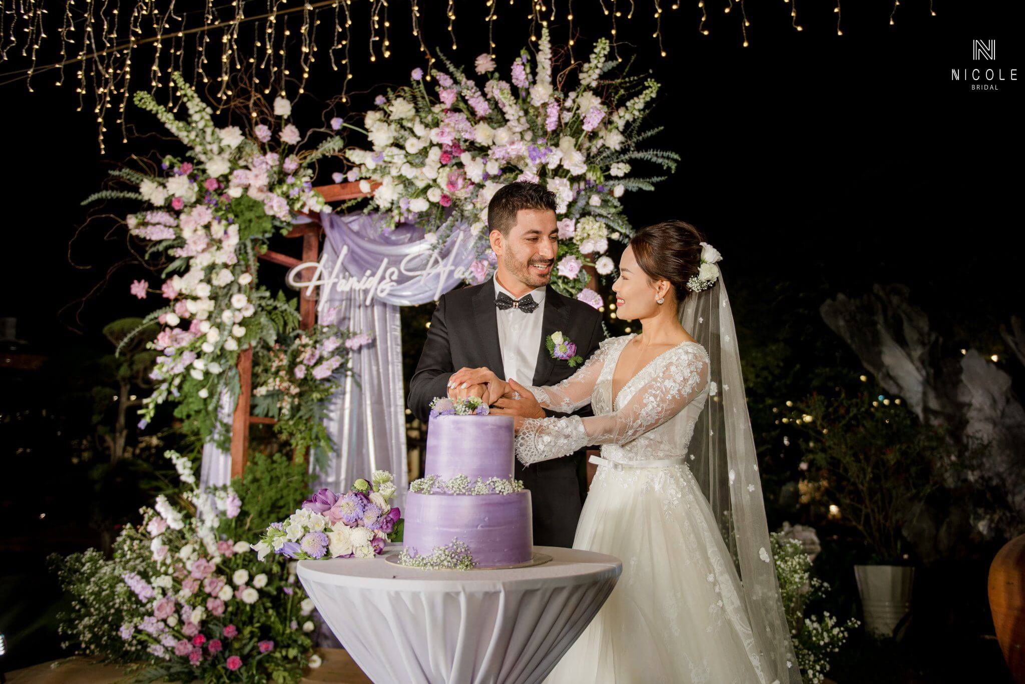 váy cưới đi bàn 4