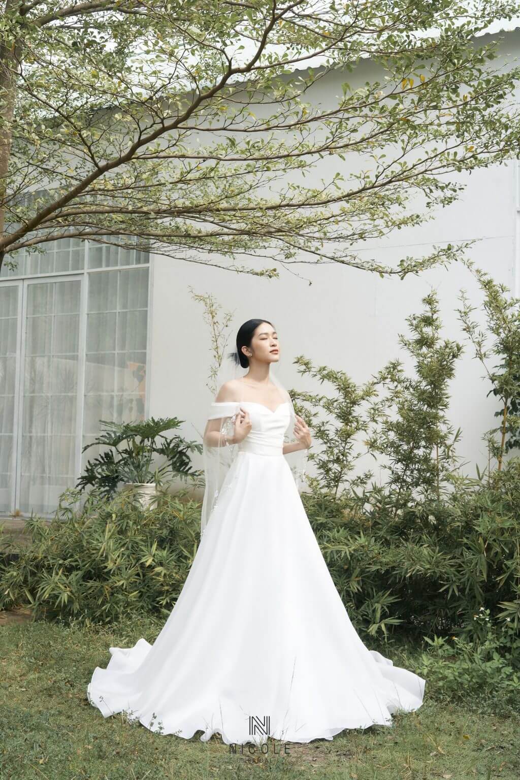 Elegant Western wedding dresses style for Vietnamese brides Nicole Bridal