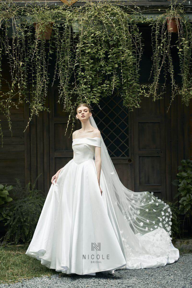 Nicole Bridal - Váy cưới trơn hình 9