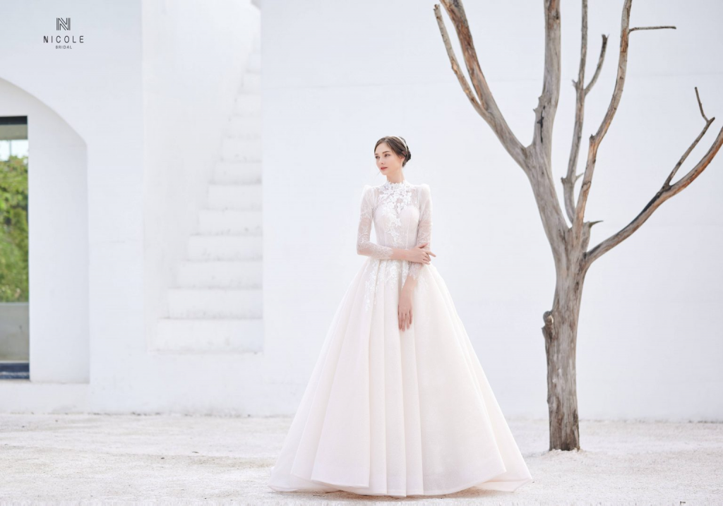 vay-cuoi-hoang-gia-11