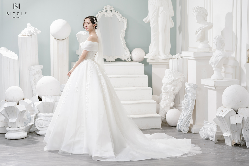 vay-cuoi-cong-chua-hoang-gia-5