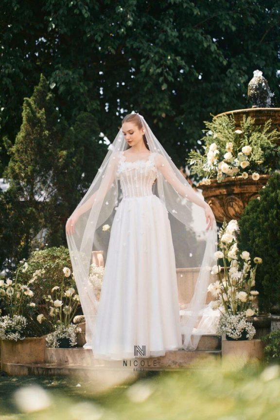 Nicole Bridal - Váy cưới sát nách hình 3