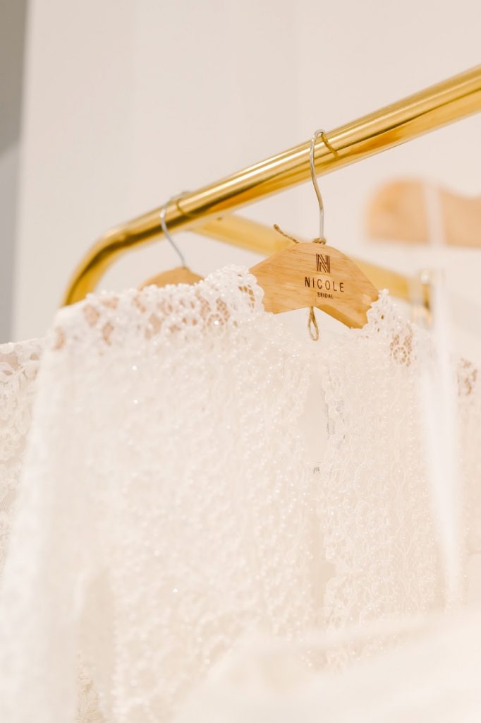 thue-vay-cuoi-online-9