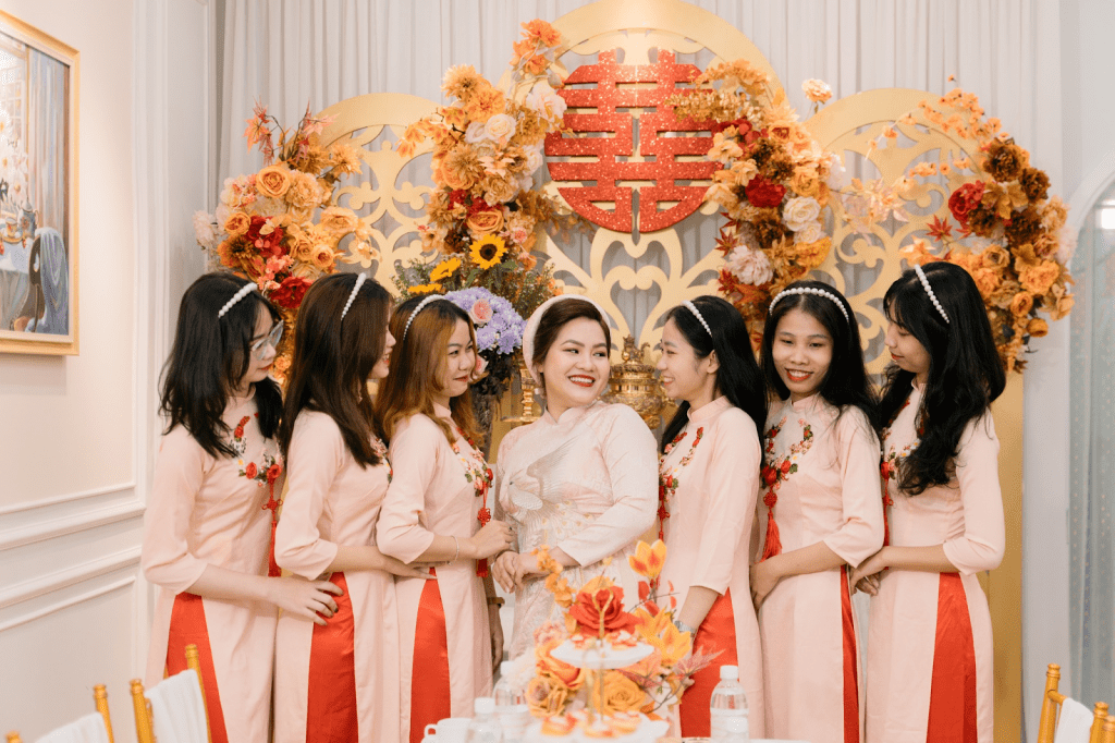 ao-dai-cuoi-cho-co-dau-bau-2