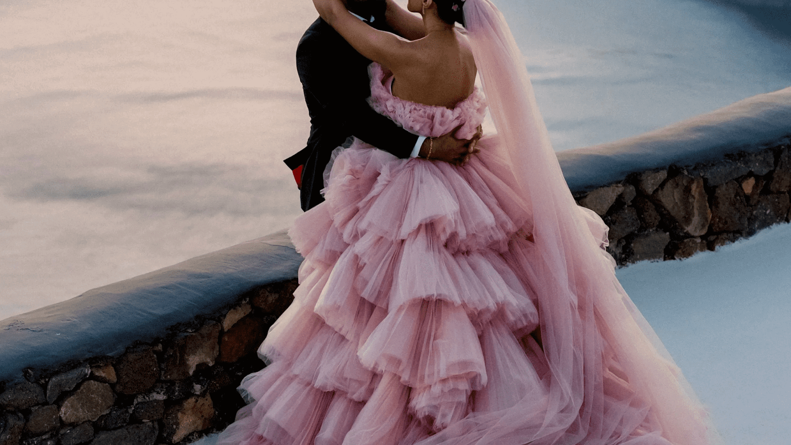 vay-cuoi-mau-hong-pastel-3