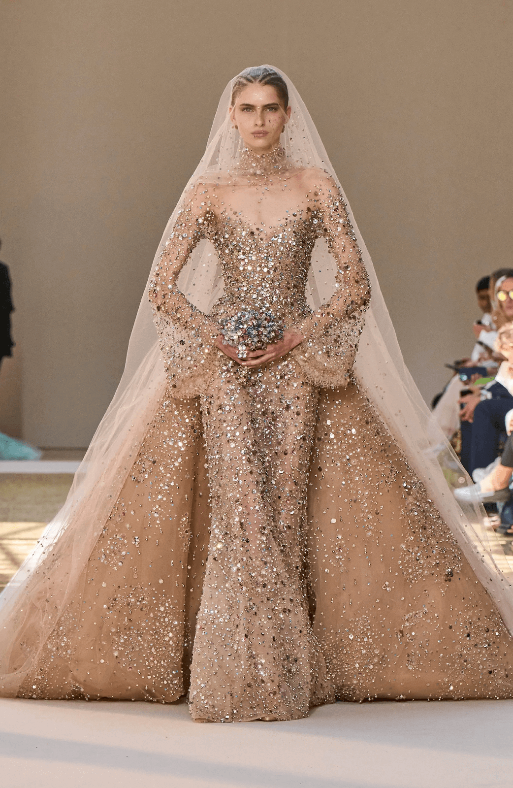 vay-cuoi-haute-couture-2