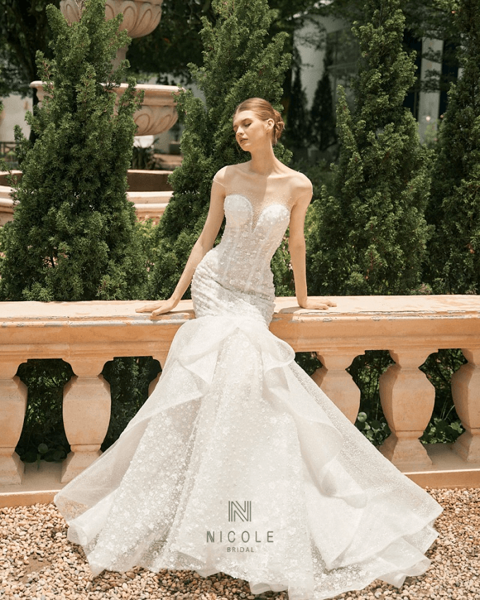 Váy cưới đuôi cá sang trọng, quyến rũ