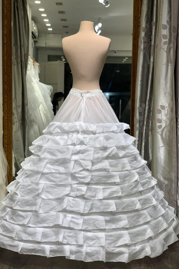 Tùng váy cưới công chúa