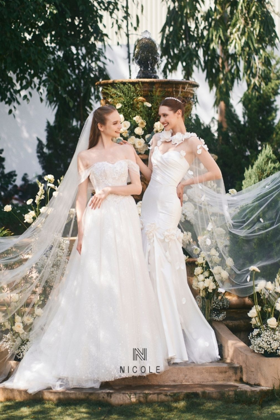 Mua váy cưới may sẵn cao cấp - Hình 1