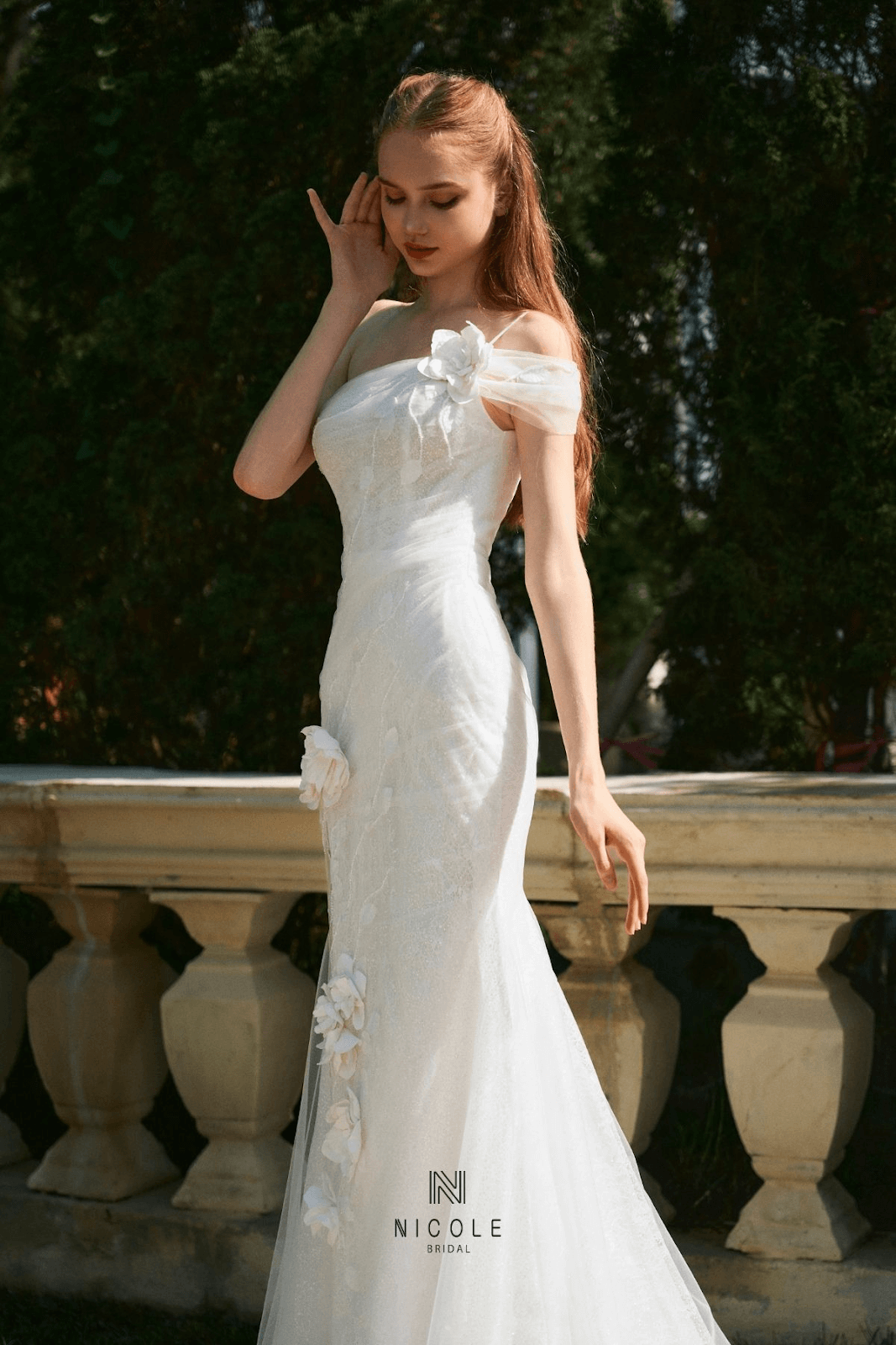 Váy cưới có sẵn - Hình 11