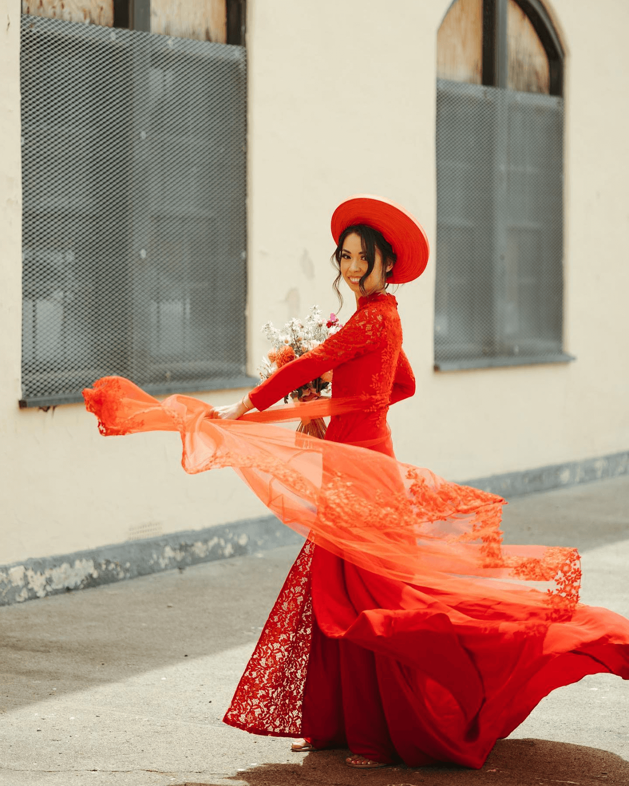 Váy cưới độc bản - Hình 17