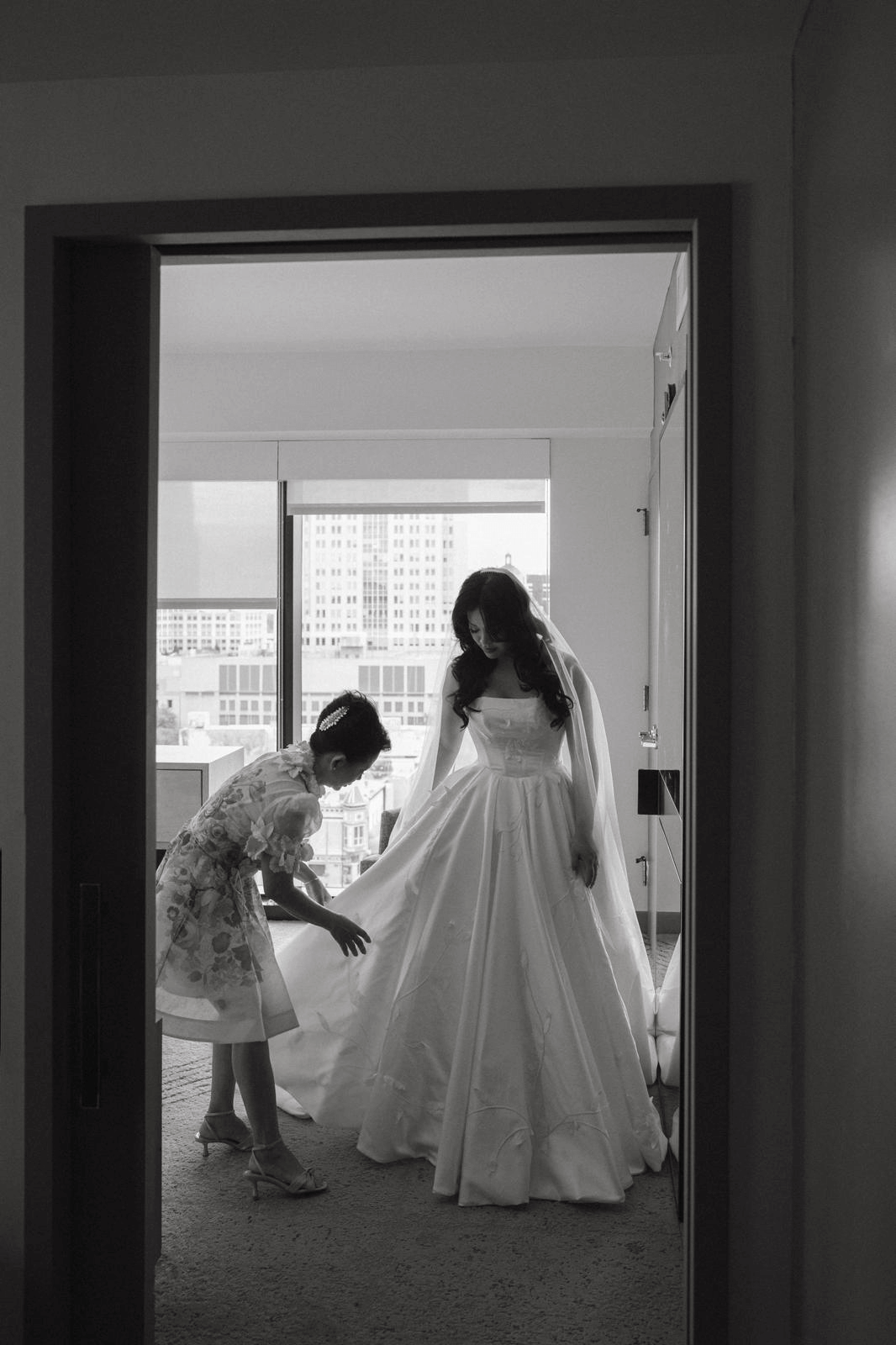 Váy cưới độc bản - Hình 2