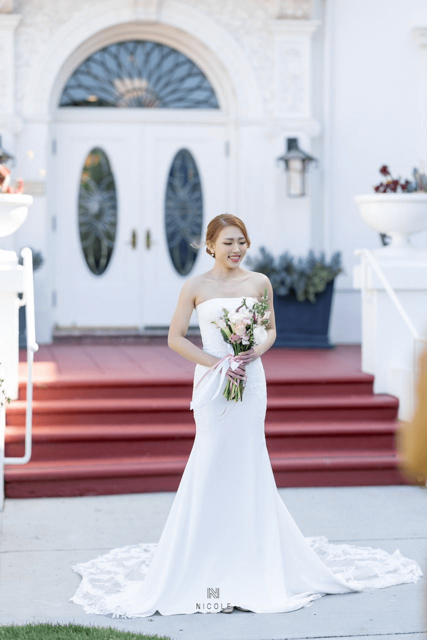 Váy cưới độc bản - Hình 4