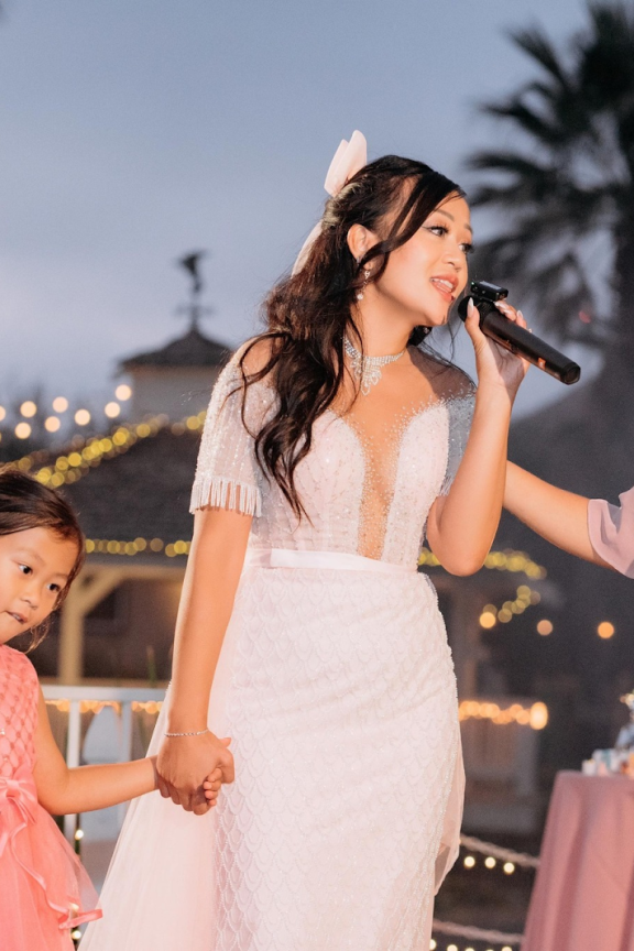 Cô dâu Stefanie Lay - Hình 4