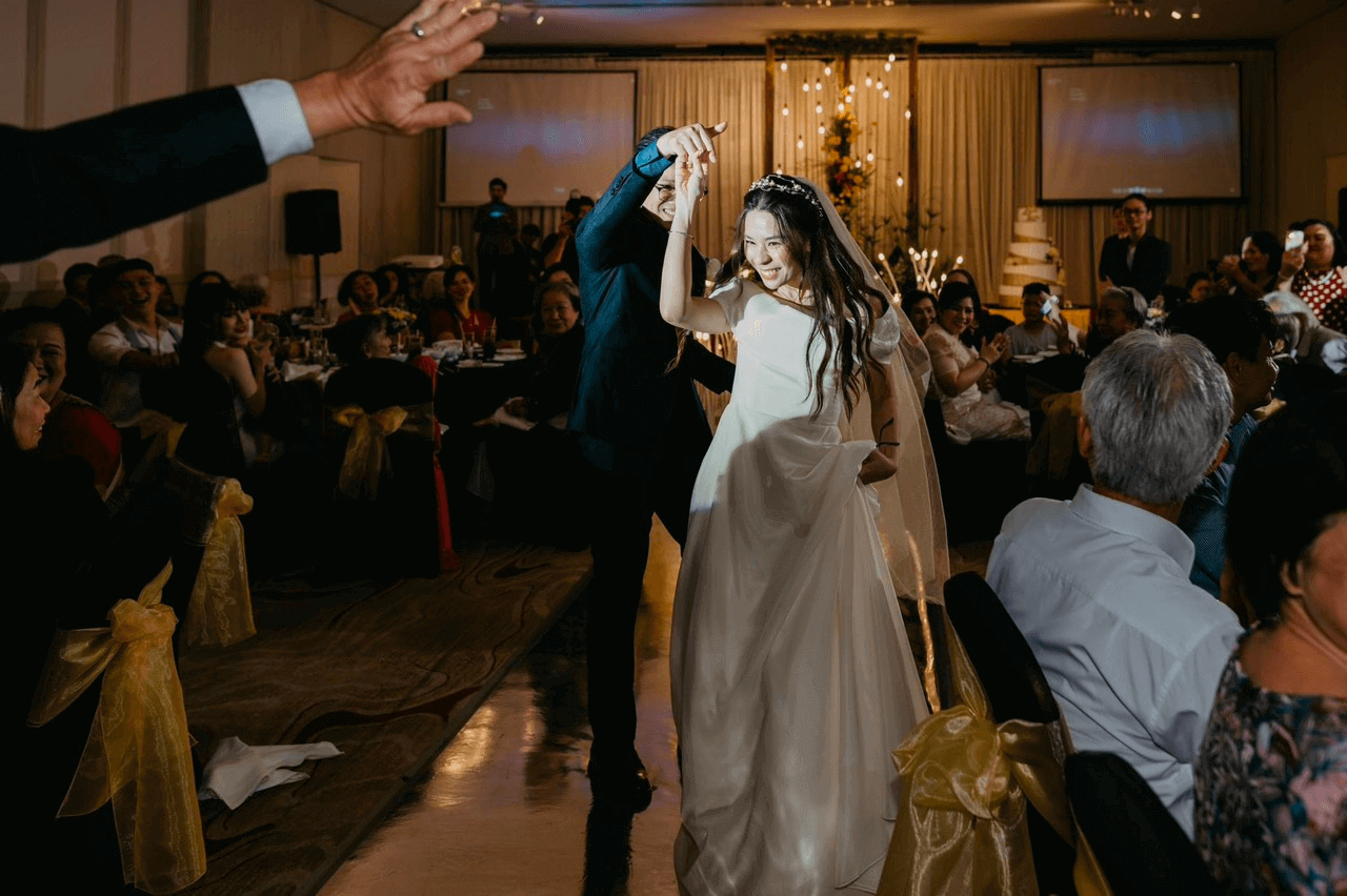 Váy cưới first dance - Hình 11