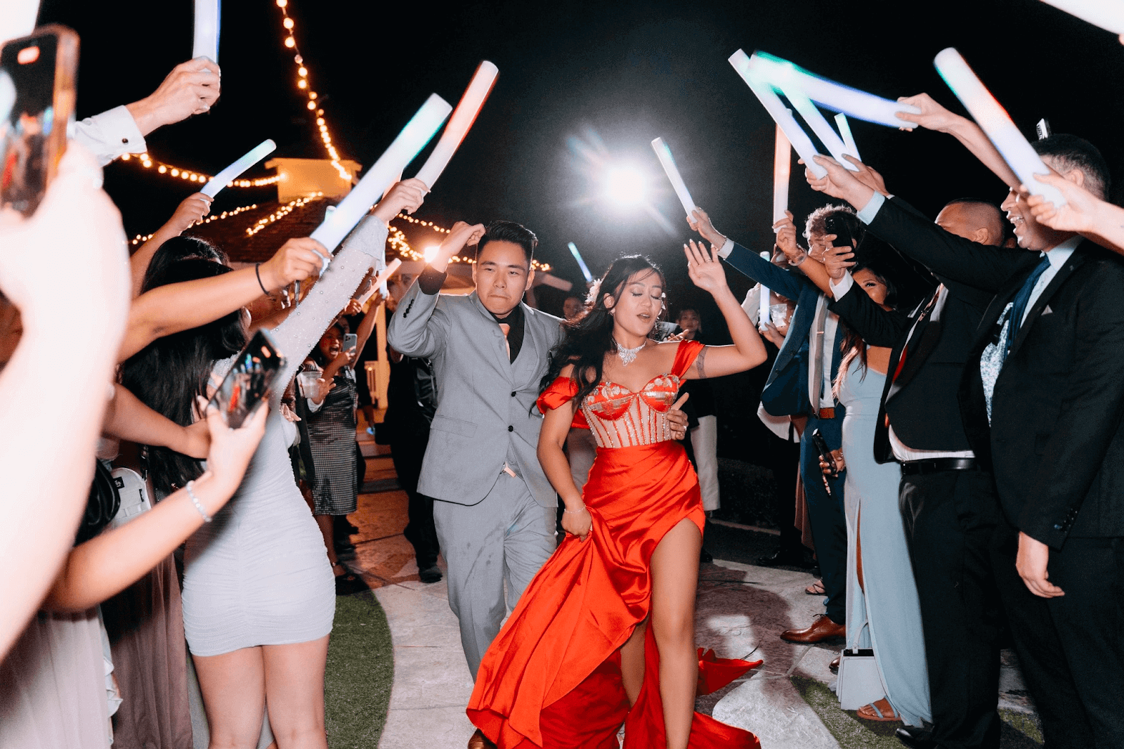 Váy cưới first dance - Hình 9