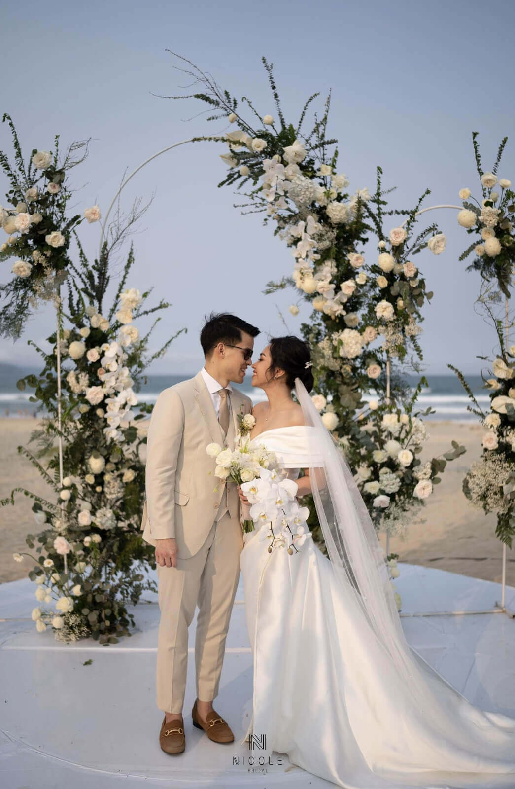 Nicole Bridal - Bãi biển đẹp nhất Việt Nam hình 2