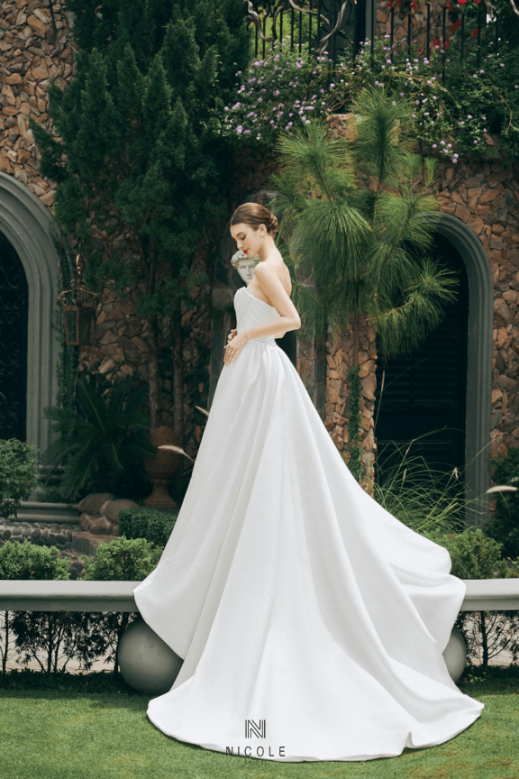 Nicole Bridal - Váy cưới dài đuôi hình 3