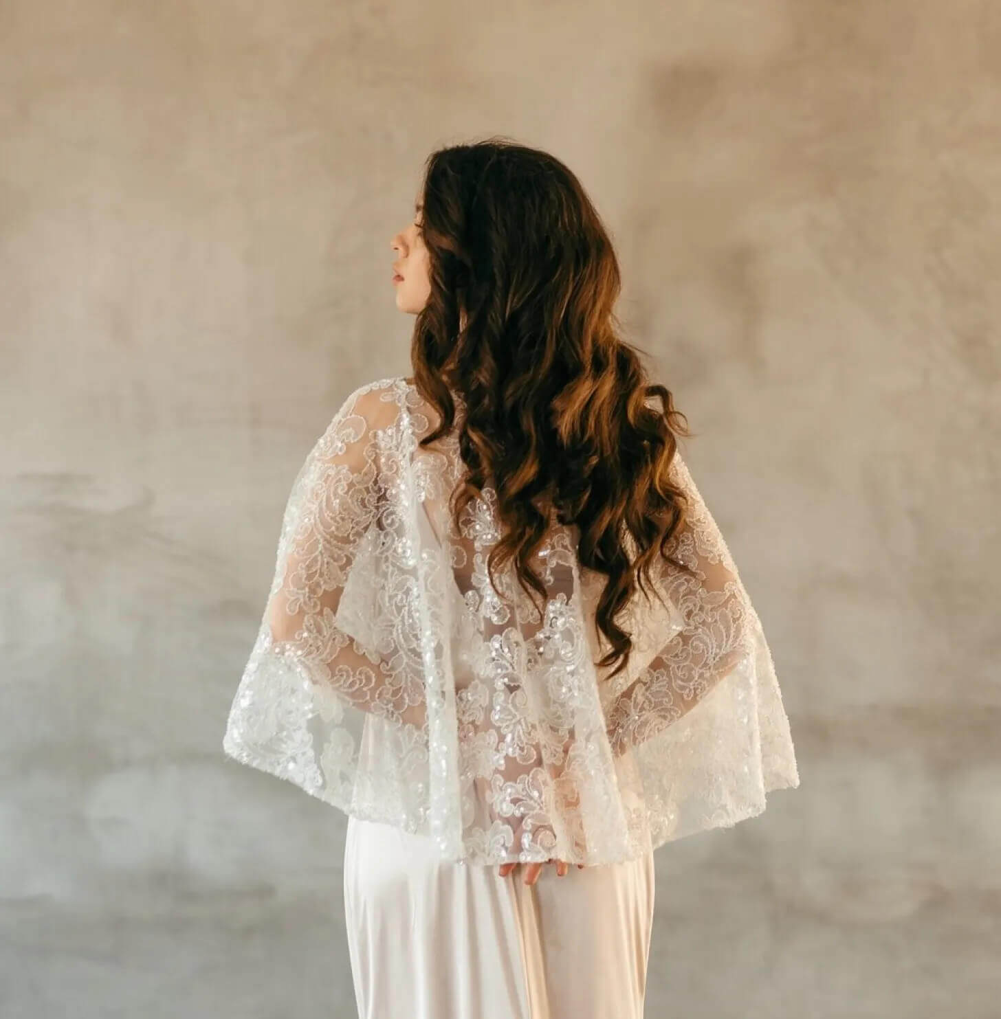 Nicole Bridal - Áo choàng cưới hình 12