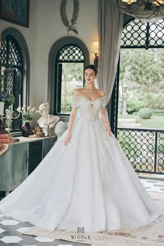 Nicole Bridal - Váy cưới cho cô dâu ngực lép hình 5