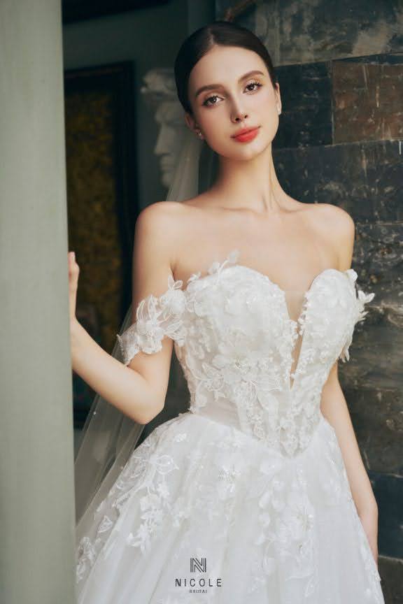 Nicole Bridal - Váy cưới cho cô dâu ngực lép hình 8