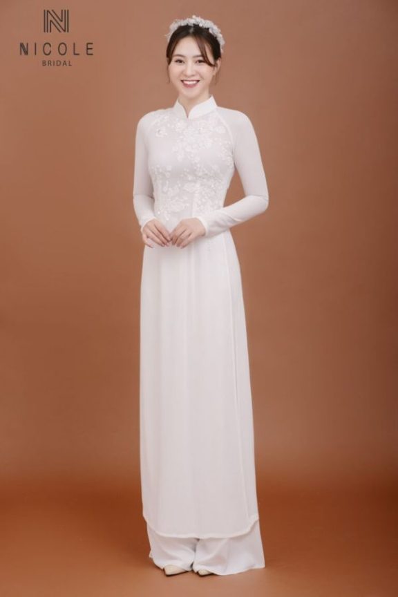 Mấn đội đầu áo dài truyền thống