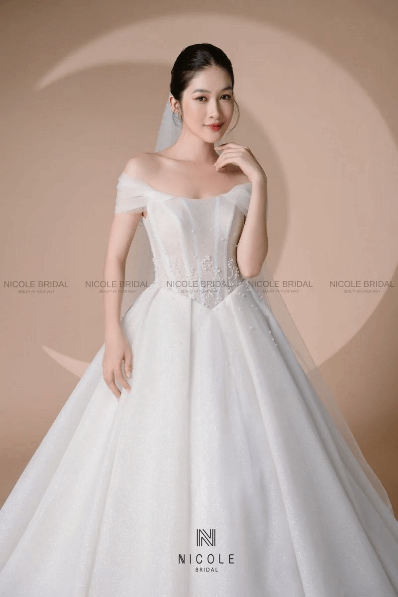 Nicole Bridal - Váy cưới hạ eo hình 7