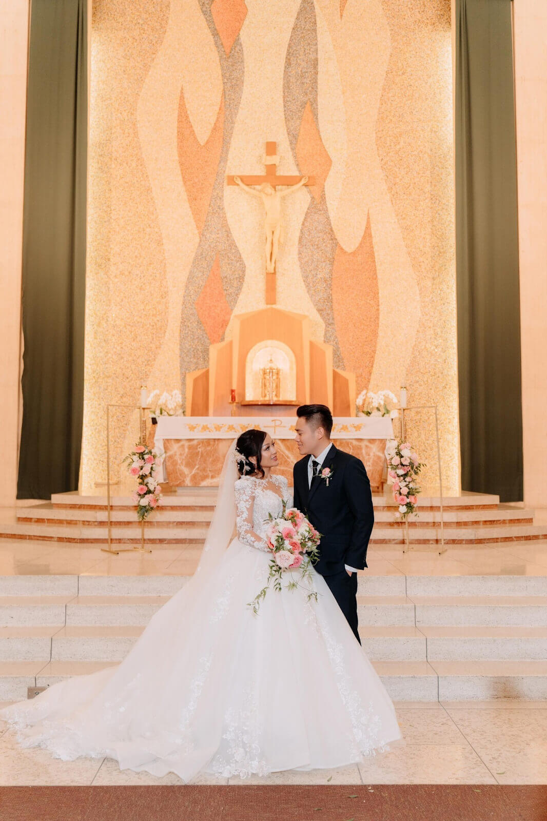 Nicole Bridal - nghi lễ cưới Công giáo hình 1