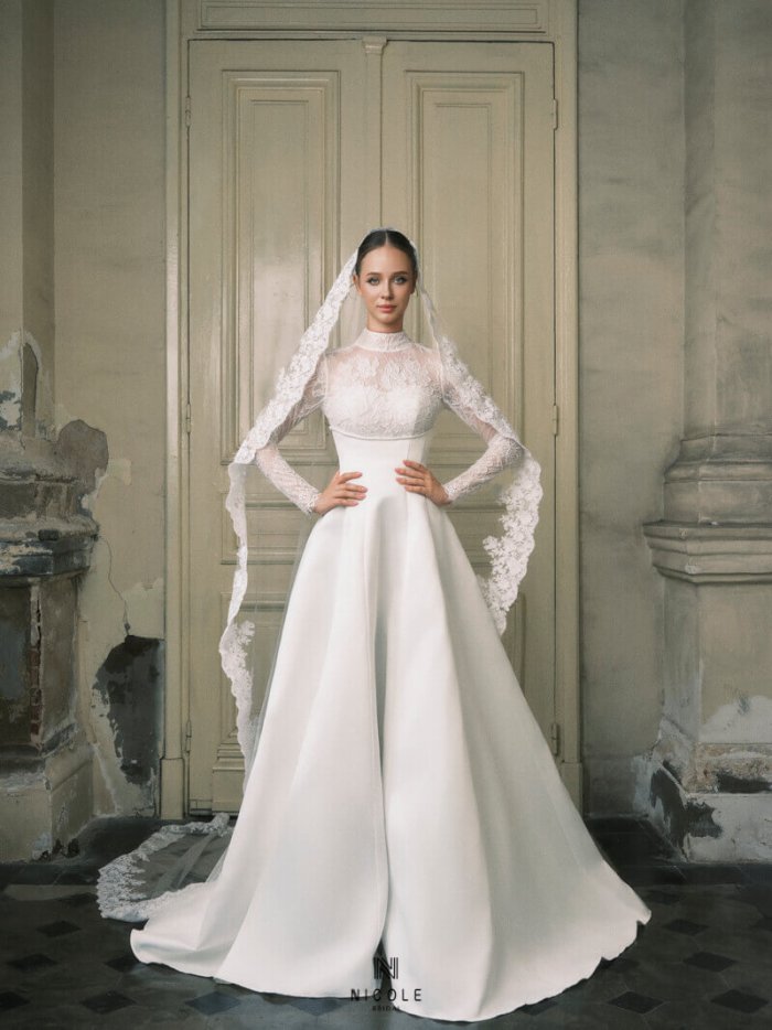Nicole Bridal - Váy cưới cổ cao 2