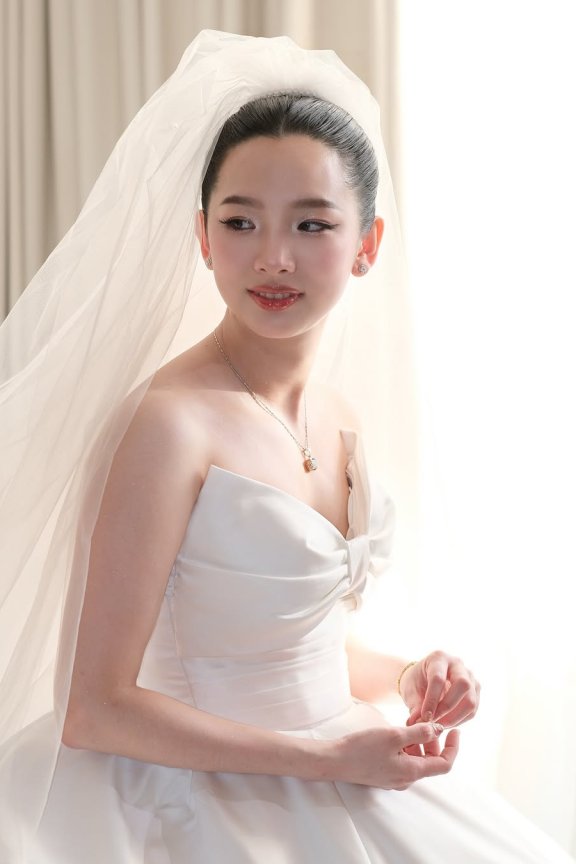 Nicole Bridal - phối lúp cưới với váy cưới hình 1
