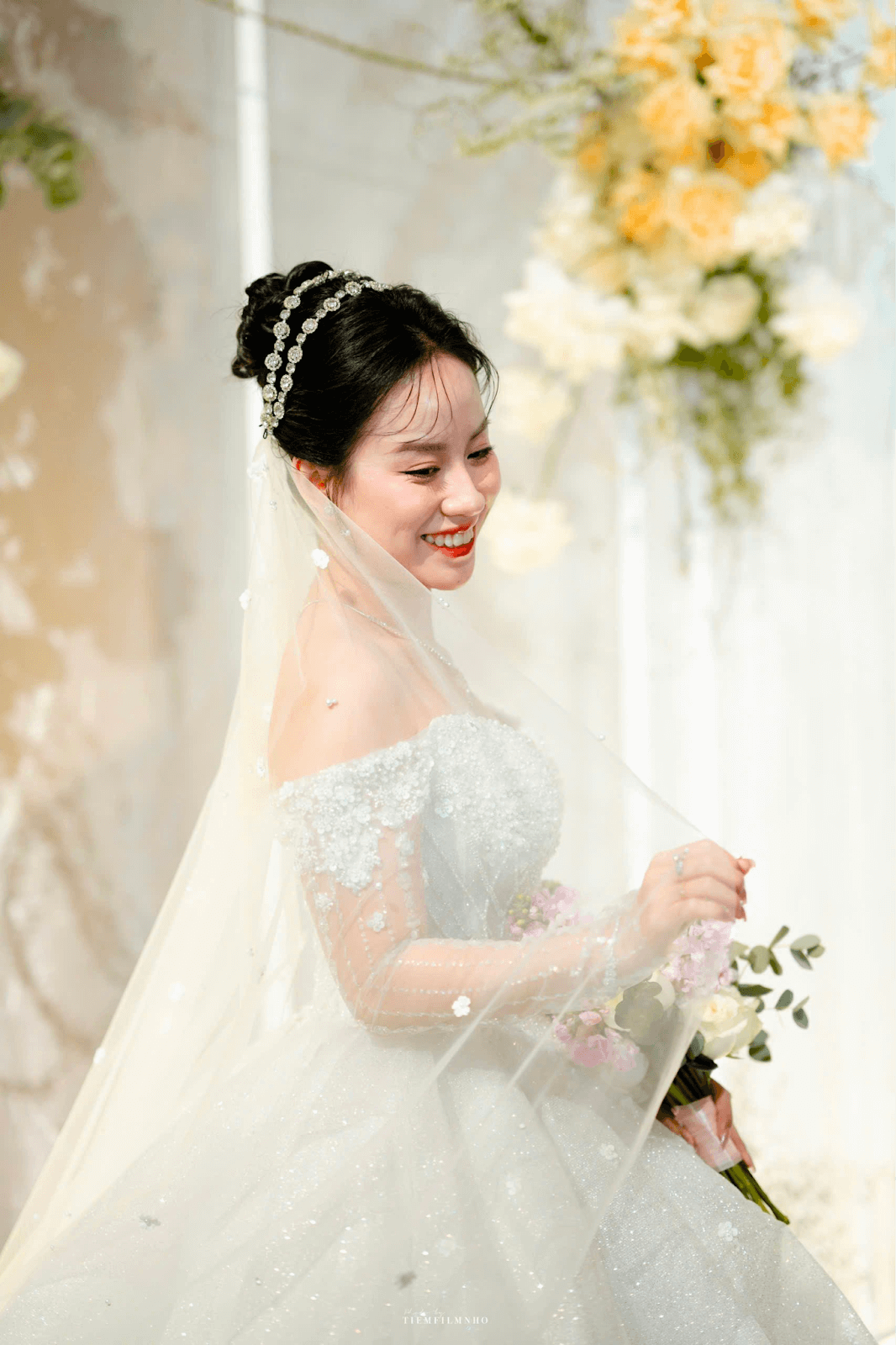 Nicole Bridal - Xu hướng lúp cưới hình 1
