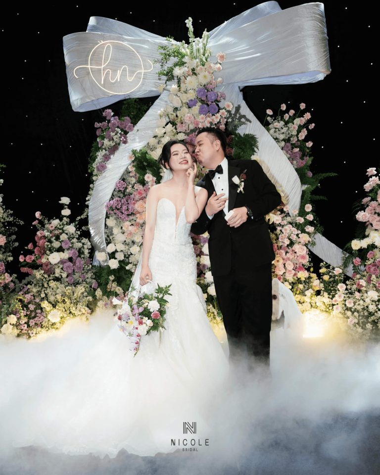 Váy cưới may đo riêng của cô dâu Như Hồ